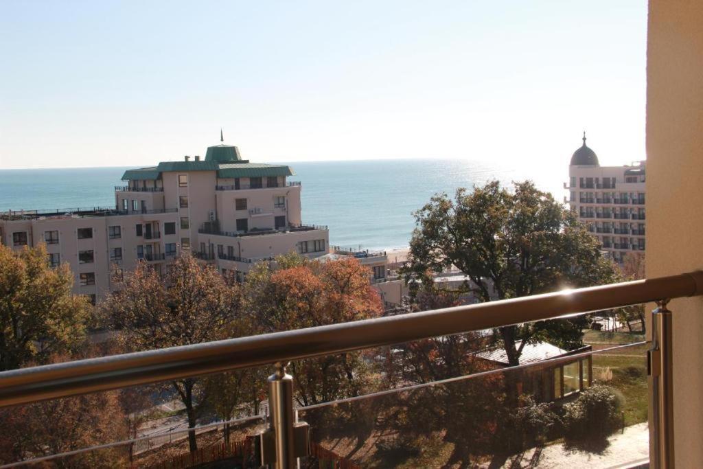 Golden Sands Rentals Apartments Экстерьер фото