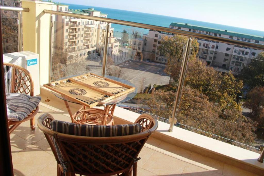 Golden Sands Rentals Apartments Экстерьер фото