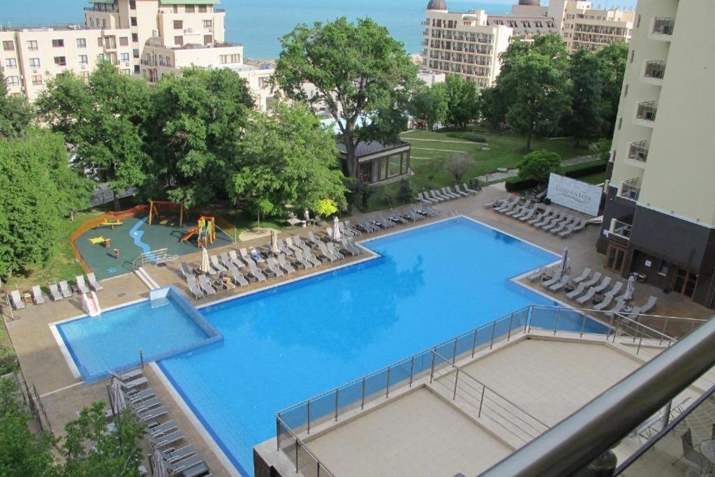 Golden Sands Rentals Apartments Экстерьер фото