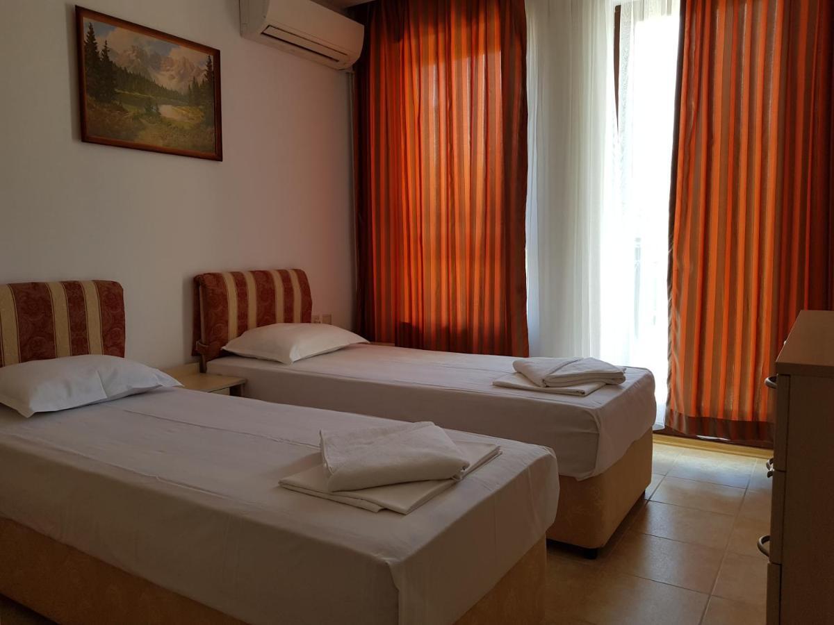 Golden Sands Rentals Apartments Экстерьер фото